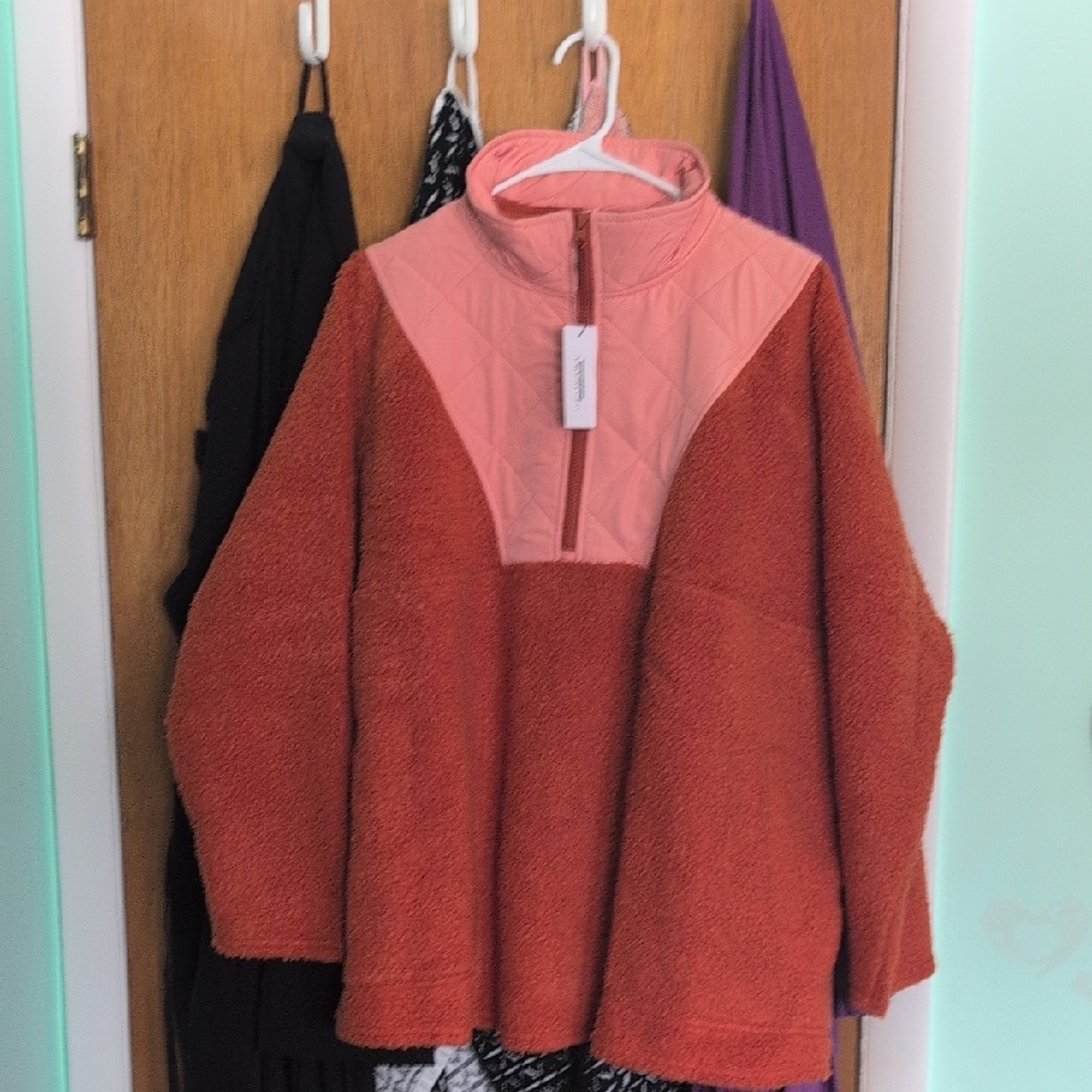 💕3/$25💕Vera Bradley Teddy Fleece Pullover in Clay